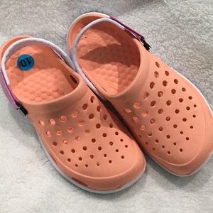 Joybees Womens Modern Clog Coral, Slip On Round Toe Flats Clogs Shoes